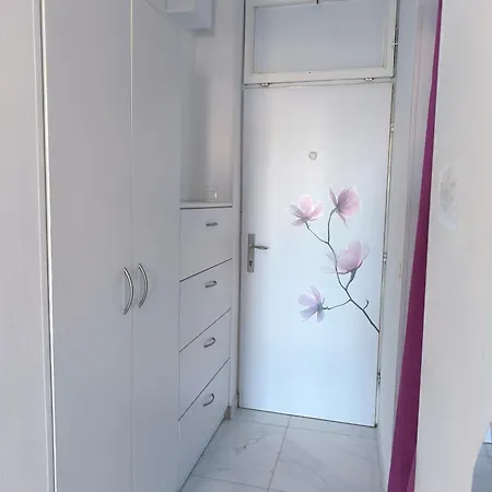 Cute Studio-great Location アパート *