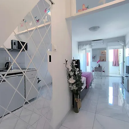 Cute Studio-great Location *