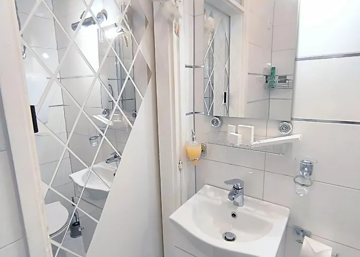Cute Studio-great Location شقة زادار